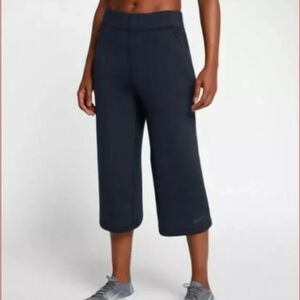 Nike Dri Fit Workout Capri Wide Leg Pants Womens Medium Black Elastic Wide Waist